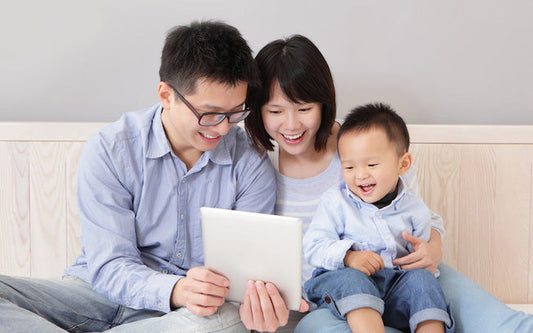 18 Cách Giúp Trẻ Cảm Thấy Được Yêu Thương, Trân Trọng và Có Giá Trị