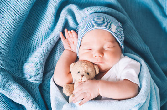 Qùa đầy tháng cho bé - Nên mua gì là hợp lý nhất?