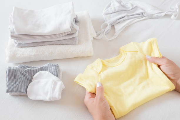 Lựa chọn quần áo trẻ sơ sinh theo giai đoạn chuẩn nhất