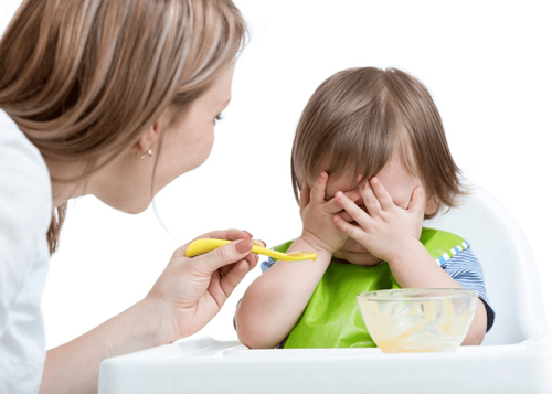 Bé 10 Tháng Biếng Ăn, Lười Ăn: Nguyên Nhân và Cách Cải Thiện