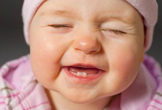 CÁCH CHĂM SÓC TRẺ TRONG GIAI ĐOẠN MỌC RĂNG: GIÚP BÉ DỄ CHỊU, ĂN NGON VÀ NGỦ NGON HƠN
